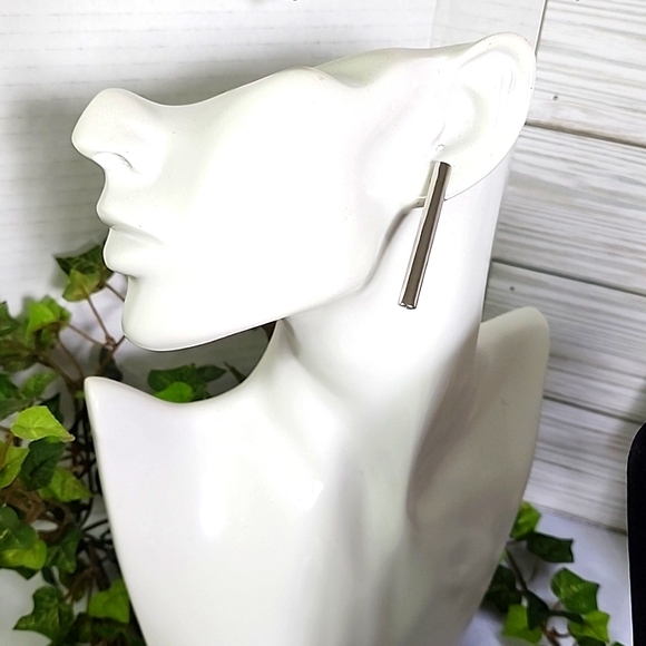 Silver and Black 5 Strand Layer Necklace and Earrings Set New - Picture 6 of 6